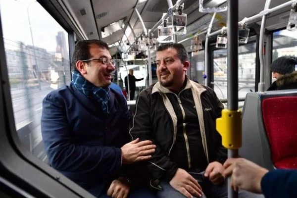 'Piyango bana çıkarsa kendime metrobüs alacağım' diyen kişiyle sohbet etti