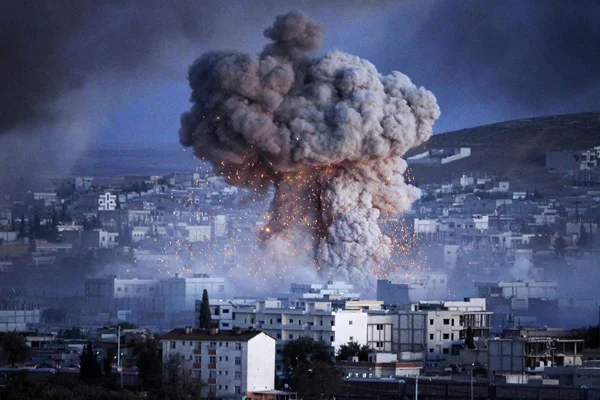 Rus savaş uçakları Halep'te sivilleri hedef aldı: 3 ölü, 9 yaralı