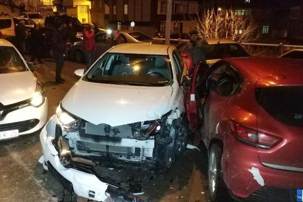 Samsun'da zincirleme trafik kazası! 14 araç birbirine girdi