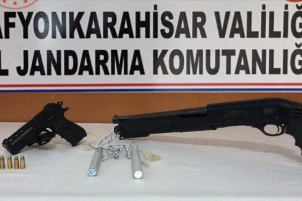 Sosyal medyadan EYP satmaya çalışan zanlı yakalandı