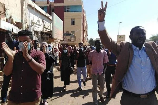 Sudan'da gösteriler bugün de devam etti