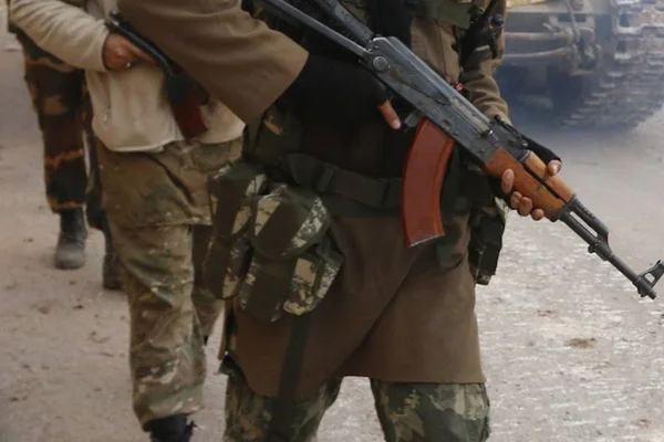 Suriye'de gözaltına alınan yabancı cihatçılar