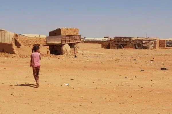Suriyeliler Rukban Kampı'nda yaşam mücadelesi veriyor