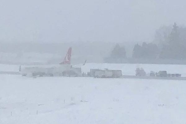 THY uçağı Lviv'de pistten çıktı