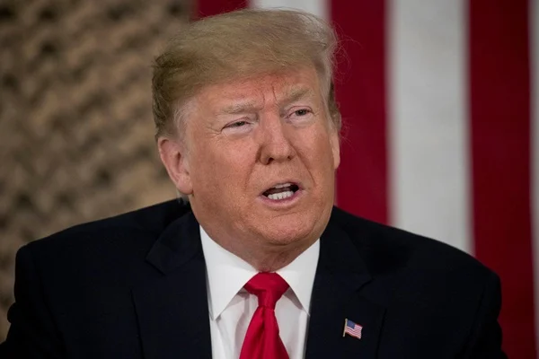 Trump, yeni petrol yaptırımlarıyla Maduro'ya darbe vurmaya hazırlanıyor