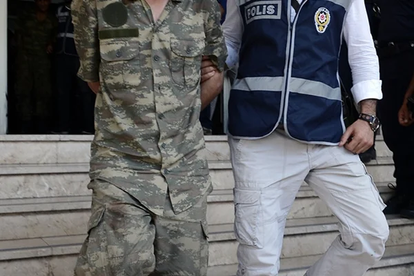 TSK'da FETÖ operasyonu: 72 askere gözaltı kararı