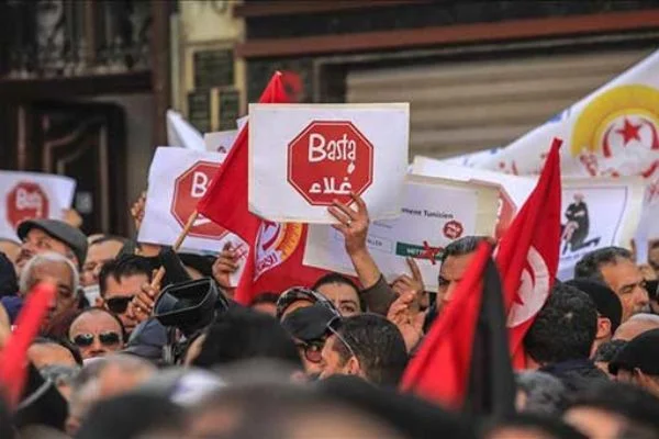 Tunus'ta genel grev hayatı felç etti