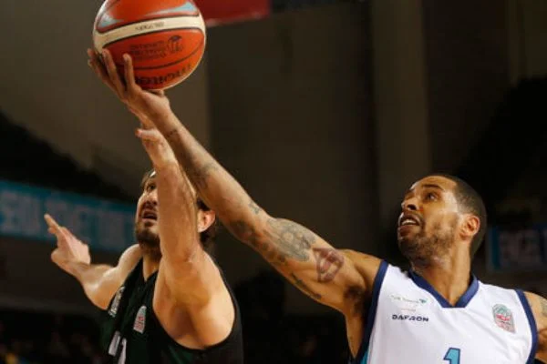 Türk Telekom: 76 - Adatıp Sakarya Büyükşehir Belediye Basketbol: 53