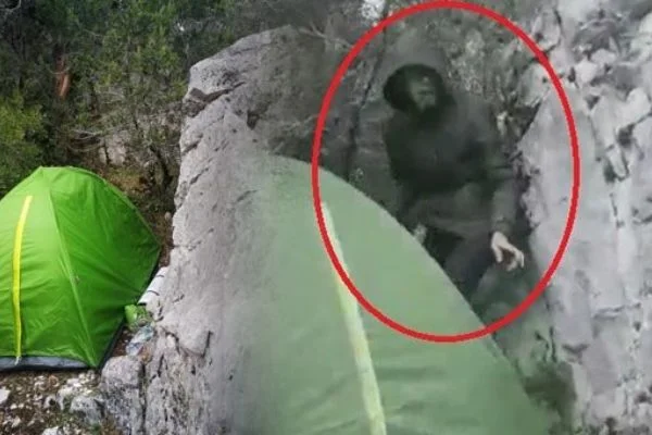 Türkmen gencin cesedi bugün de kayalıklardan alınamadı