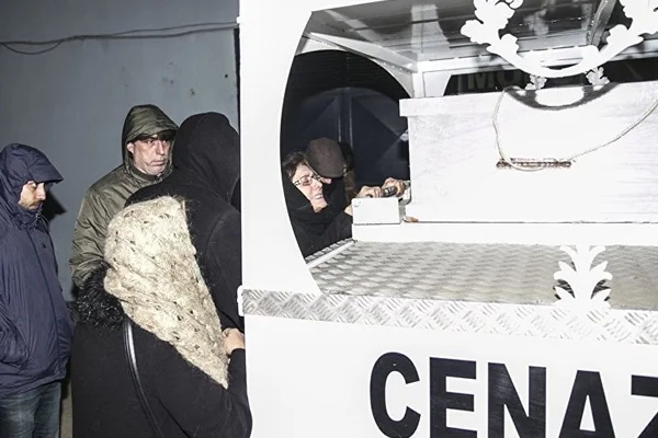 Ukrayna'da öldürülen Zeynep ve Buket'in cenazeleri Türkiye'ye getirildi