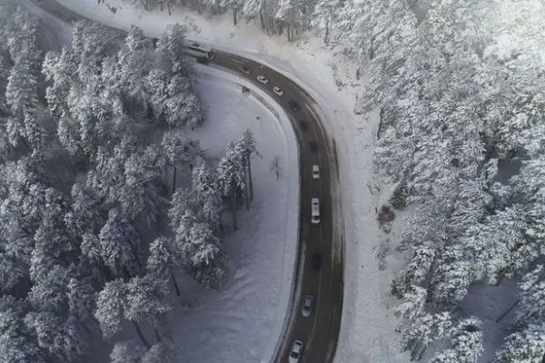 Uludağ'da trafik çilesi, kilometrelerce araç kuyruğu oluştu