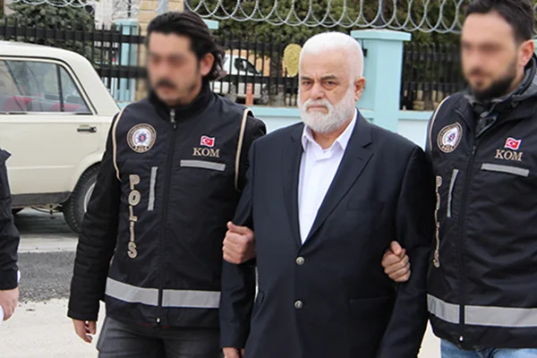 Ünlü lokantanın sahibi FETÖ'den tutuklandı