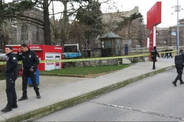 Üsküdar'da şüpheli paket alarmı