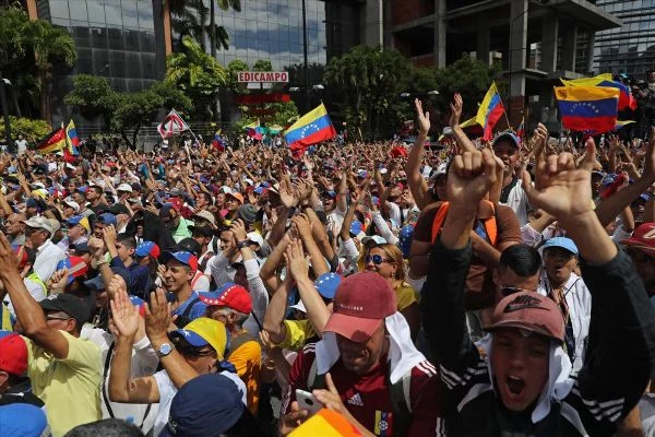 Venezuela, ABD ile olan tüm ilişkilerini bitirdi