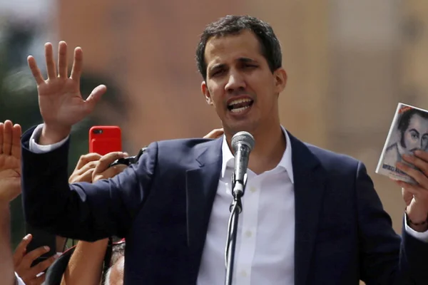 Venezuela Başsavcısından kritik Guaido kararı