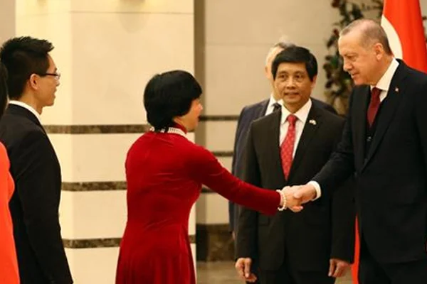 Vietnam Büyükelçisi'nden Erdoğan'a güven mektubu