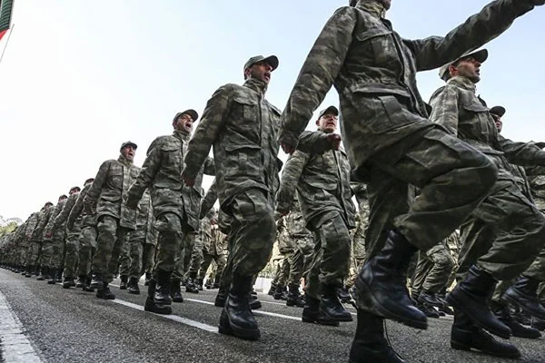 Yeni askerlik sistemi: 600 lira maaş, sigorta, aileye yardım, iş kolaylığı