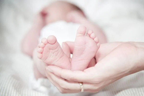 14 günlük bebek uyuşturucudan öldü