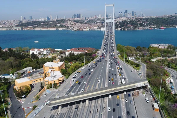 15 Temmuz Şehitler köprüsünde intihar girişimi
