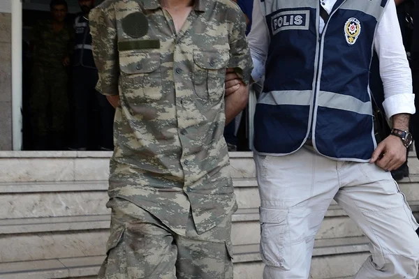 20 ilde FETÖ operasyonu: 32 örgüt mensubu gözaltına alındı