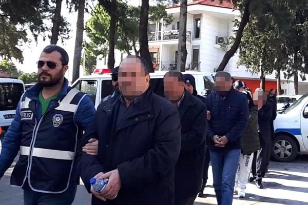 6 milyonluk arsayı sahte belgeyle 2,5 milyona satan yaşlı kadınlar