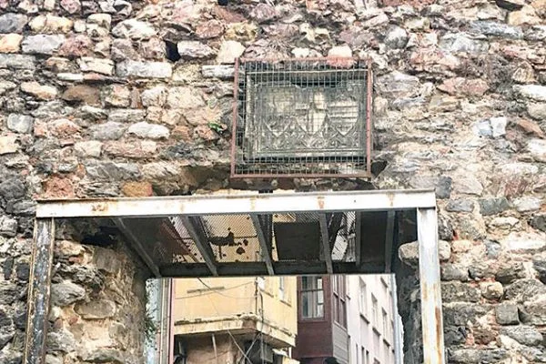 700 yıllık Yanıkkapı Kitabesi müzeye taşınacak