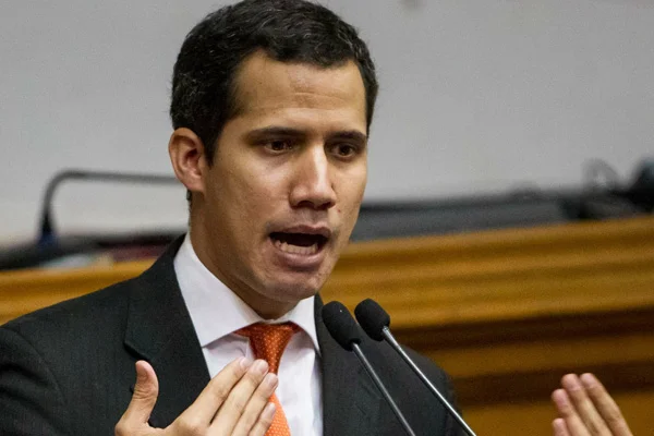 ABD'den Guaido'ya destek için yeni bir hamle