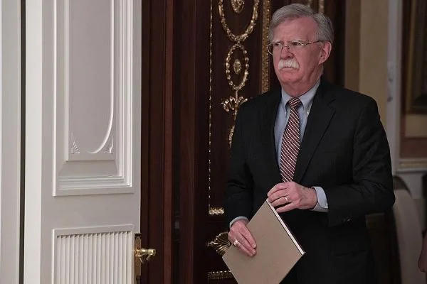 ABD'den Venezuela ordusuna Juan Guaido'yu tanıma karşılığında yaptırım muafiyeti teklifi