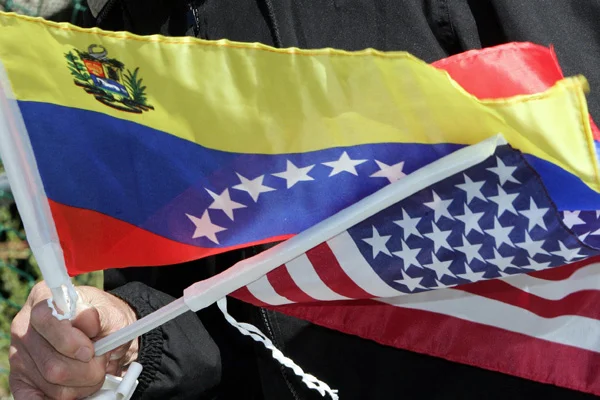 ABD Venezuela'ya yeni bir yardım paketi gönderecek