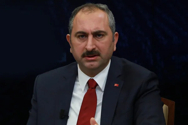 Adalet Bakanı Gül'ü kızdıran olay: Yargımızla dalga geçilemeyeceğini tüm dünya görecek