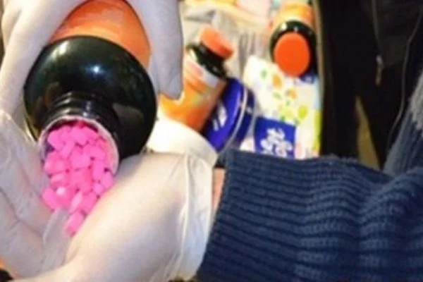 Atatürk Havalimanı'nda gerçekleştirilen operasyonda uyuşturucu hap ele geçirildi