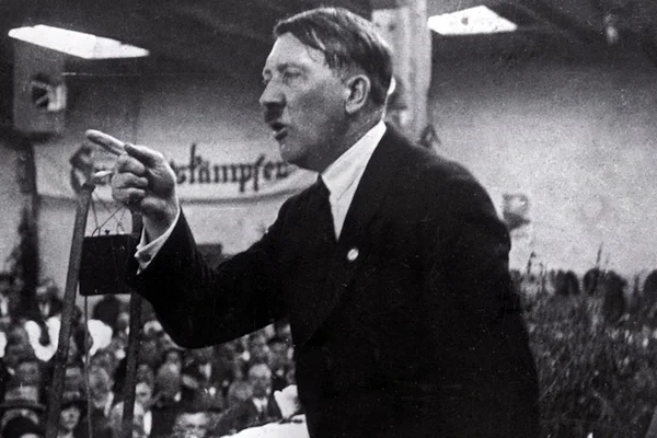 Avrupa'da Hitler skandalı: Nazi işbirlikçilerine halen maaş ödeniyor