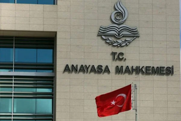 AYM'den iki yıla kadar olan hapis cezalarıyla ilgili yeni karar