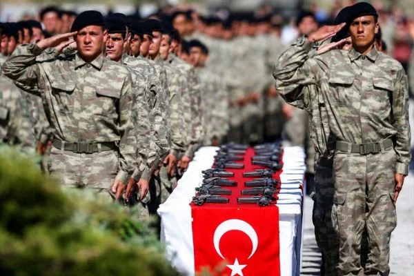 Bakan Akar'dan yeni askerlik sistemi açıklaması
