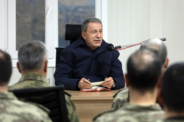 Bakan Akar Irak sınırında: Teröristlerin ve destekçilerinin hiçbir kurtuluşu yok