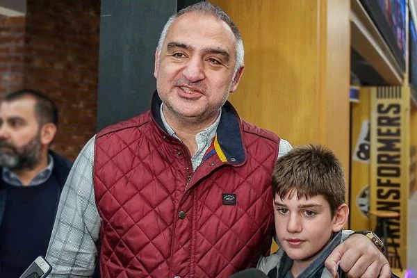 Bakan Ersoy: Önemli olan Türk sinemasının dünyada gelişmesi