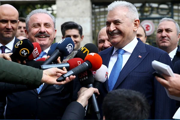 Binali Yıldırım'dan Şentop'a tebrik ziyareti