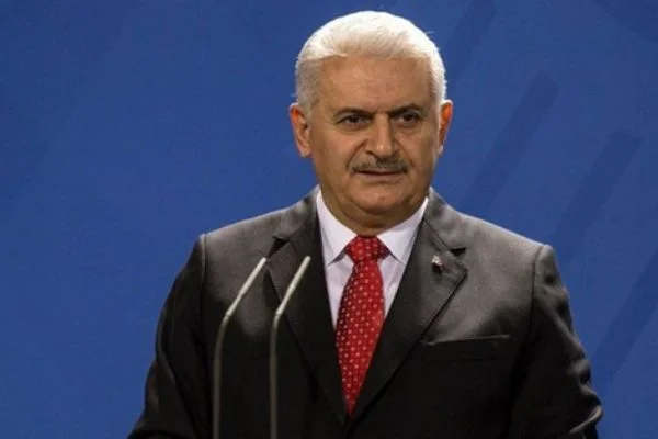 Binali Yıldırım, seçim ofisini ziyaret etti