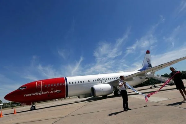 Bomba ihbarı yapılan uçak Stockholm'e geri döndü