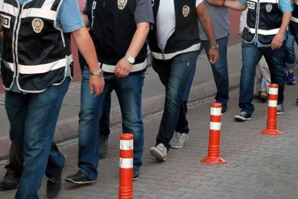 Bursa'da, FETÖ hücre evlerine operasyon