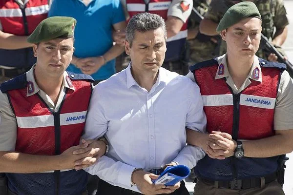 Darbeci 'sivil imam'ın eşine FETÖ davası