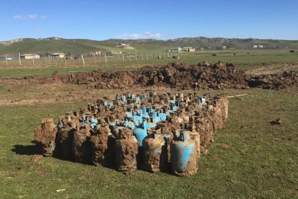 Diyarbakır 'da toprak altında 75 tüp bulundu