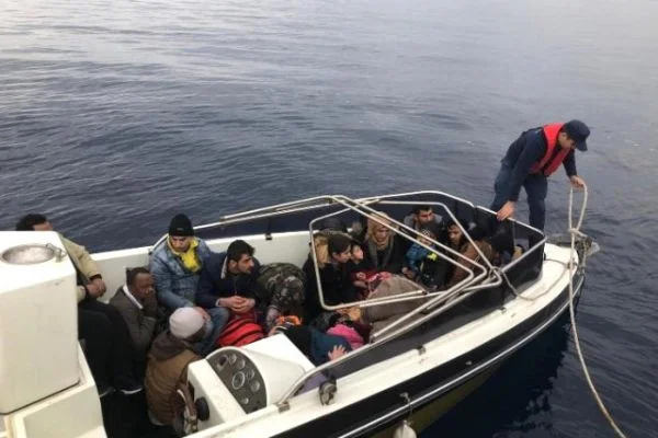 Düzensiz göçmenler gözaltına alındı