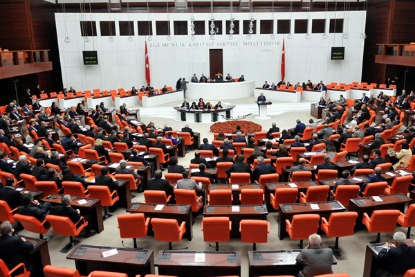 Ekonomide düzenlemeler içeren teklif kabul edildi