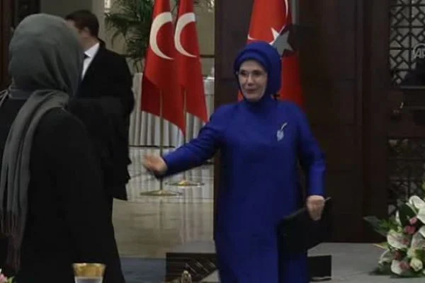 Emine Erdoğan'dan büyükelçi eşlerine davet