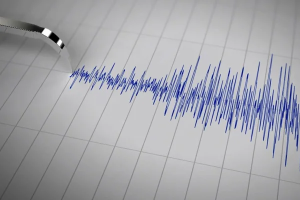 Endonezya'da 6 büyüklüğünde deprem