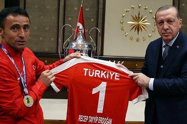 Erdoğan'dan Çakmak'a taziye telefonu
