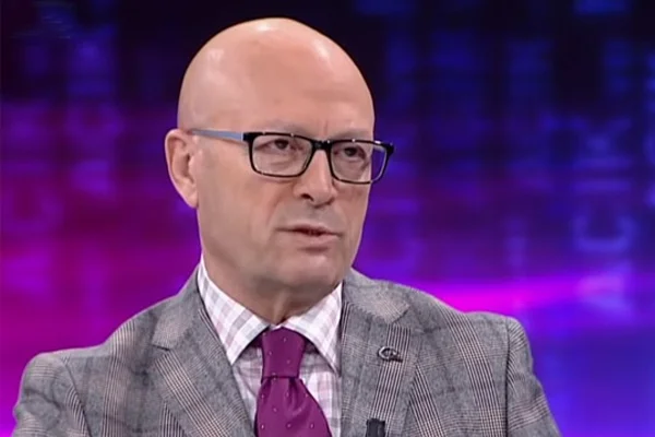 Erol Mütercimler: CHP, 5 isimden kurtulmadıkça adam olmaz