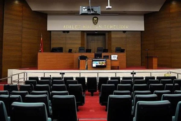 Eski Yargıtay üyesinin FETÖ yöneticileriyle bağlantısı ortaya çıktı