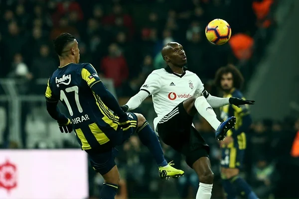 Fenerbahçe, Beşiktaş'la berabere kaldı